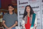 Rituparna Sengupta at Faceless book launch in Landmark, Mumbai on 15th March 2012 (3).JPG